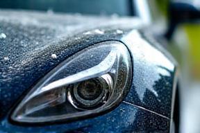 Car exterior wash with eco foam
